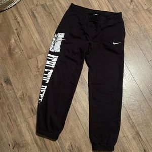 NIKE MENS BLACK SWEATS
